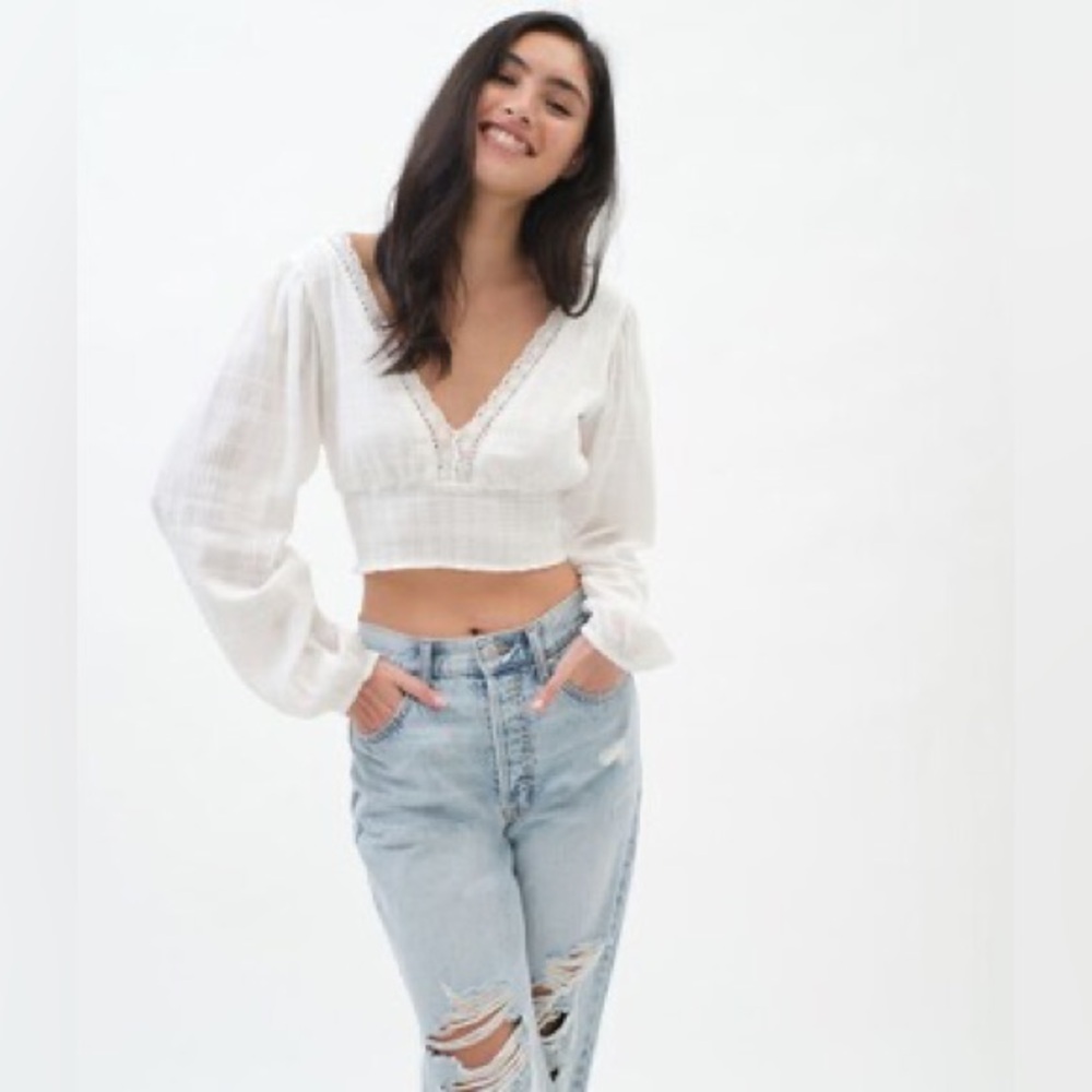 Aeropostale Long Sleeve Crochet V-Neck Peasant Boho Smocked Crop Top